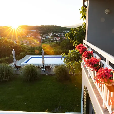 Matko Villa *