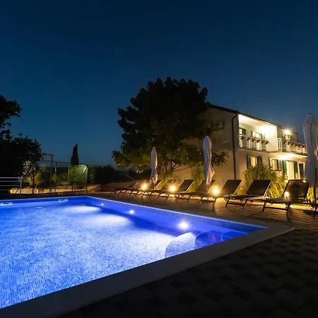 Matko Villa *