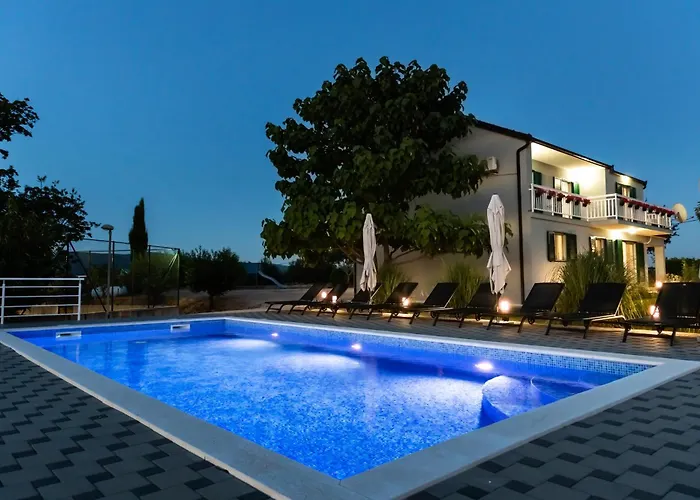 Matko - Family Destination Villa Zmijavci